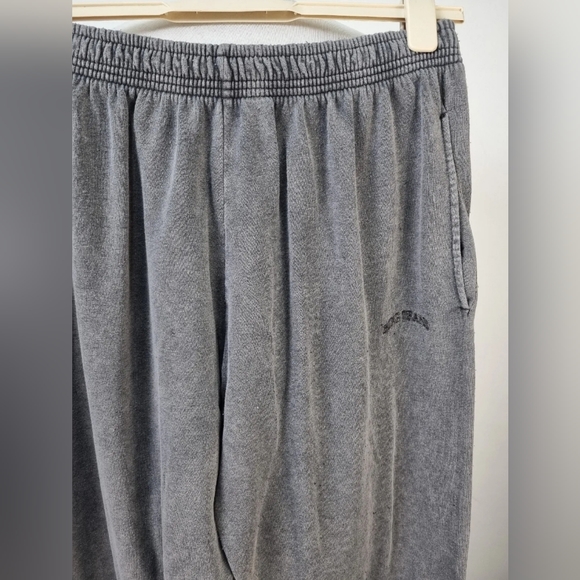 NEW Urban Outfitters Dark Grey Jogger Bottoms Size XL Length 30" sweatpants - Picture 2 of 5